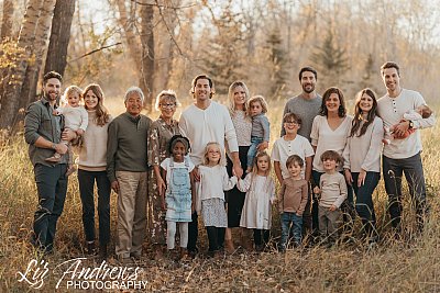 Thanksgiving extended family photoshoot